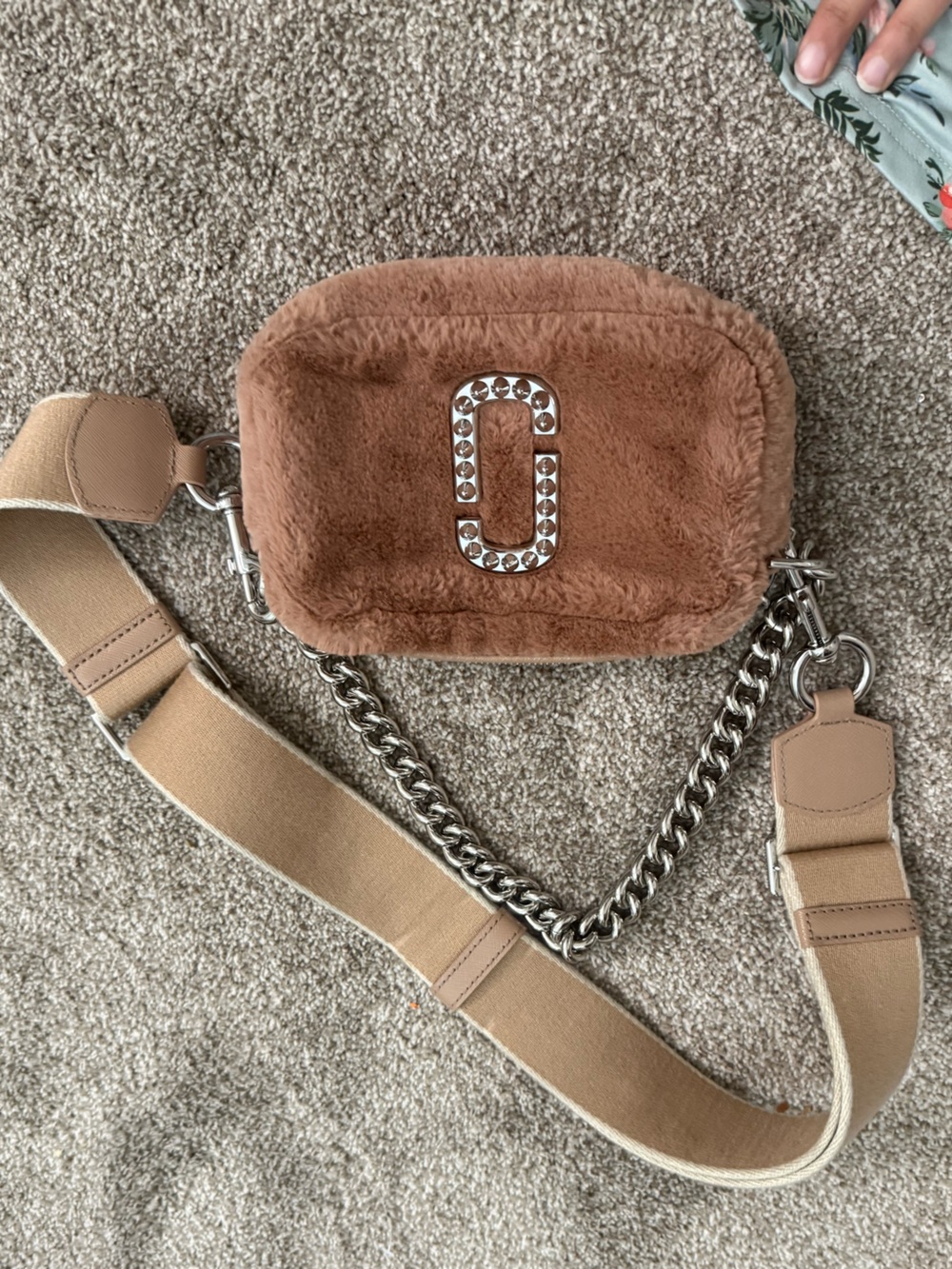 Marc Jacobs snapshot Faux Fur Crossbody with Silver hardware - Picture 2 of 2